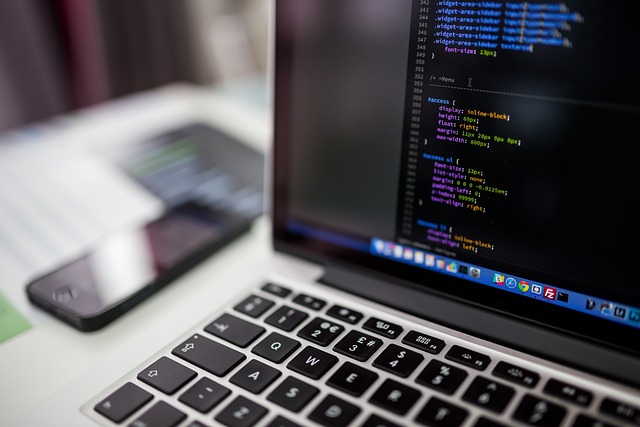 Pages web, logiciels et applications, sont le résultat de la programmation!