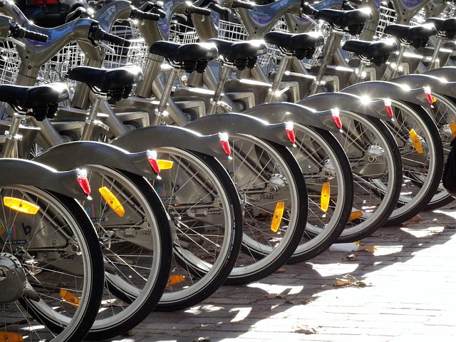 Système de vélos en libre-service disponible à Paris