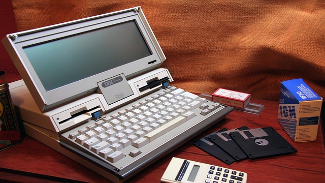 Ordinateur IBM PC Convertible